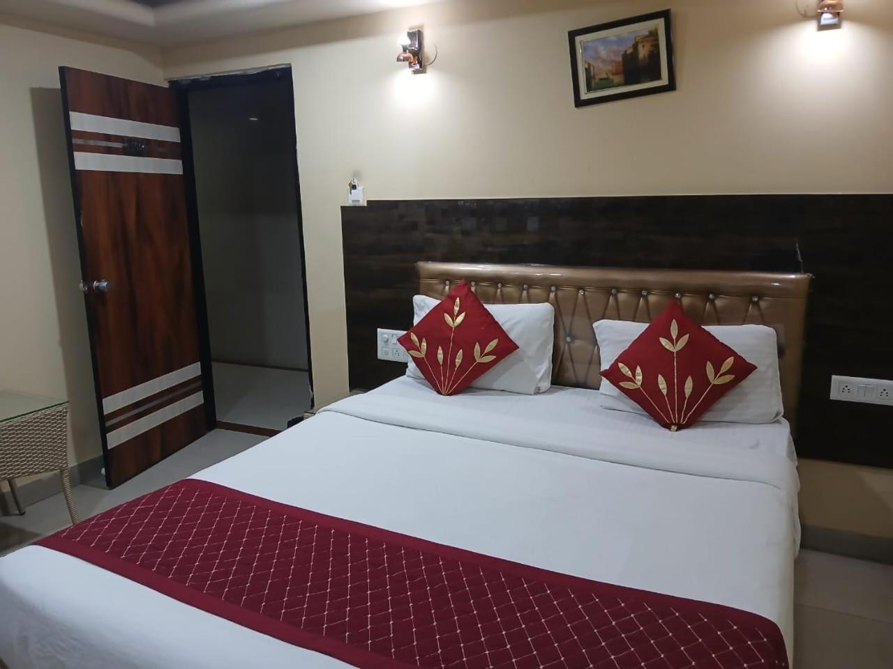 Blossoms Room Hotel Alekhya Residency- Luxury Lollection Hyderabad Exterior foto