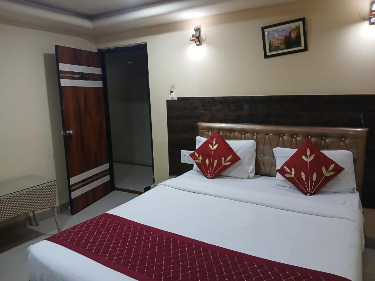 Blossoms Room Hotel Alekhya Residency- Luxury Lollection Hyderabad Exterior foto