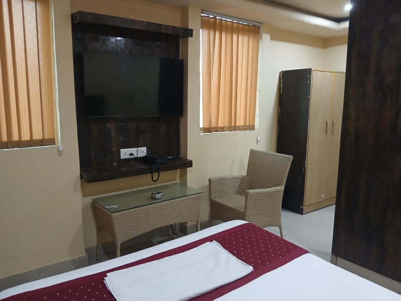 Blossoms Room Hotel Alekhya Residency- Luxury Lollection Hyderabad Exterior foto